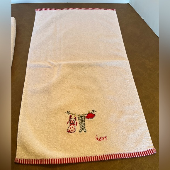 His and Hers White Hand Towels with Christmas Themed Embroidery New without tags - Picture 6 of 8